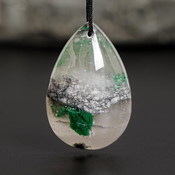Natural African Green Jade Teardrop Wire-wrapped Bail Pendant Necklace - Picture 5 of 6